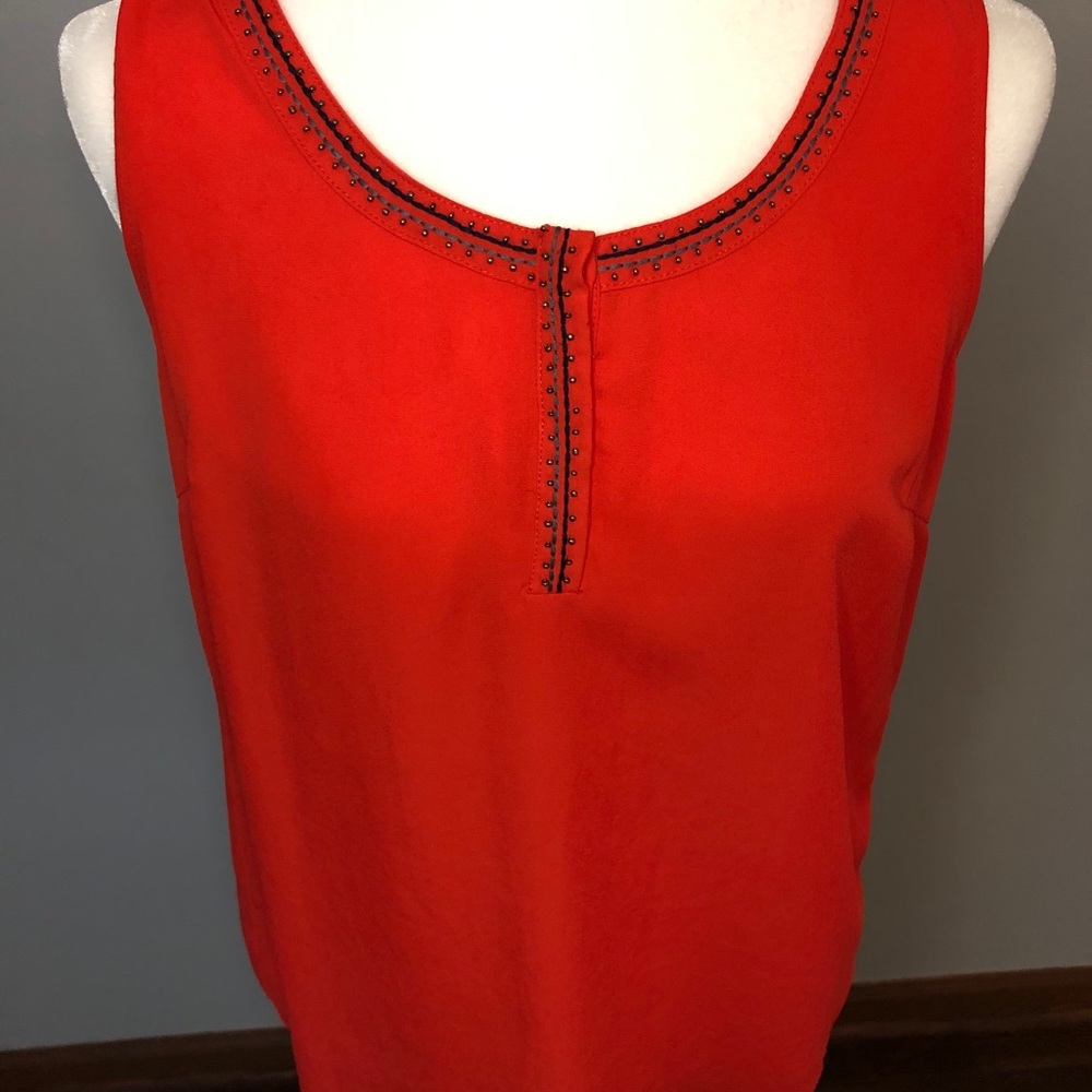 Flowy, Bright Tank
